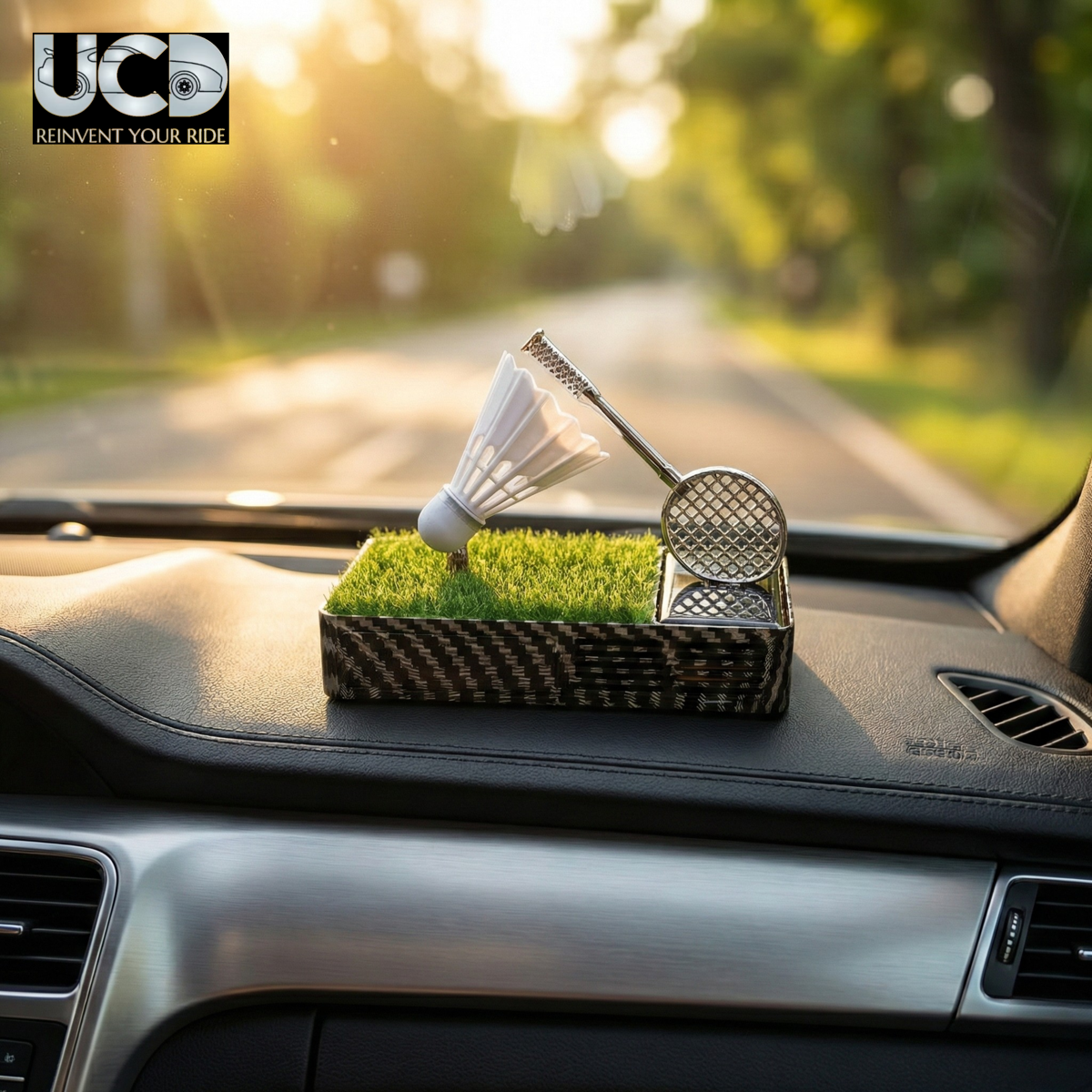 Luxury Car Dashboard Badminton Air Freshener – Solar Rotating Sports Ornament